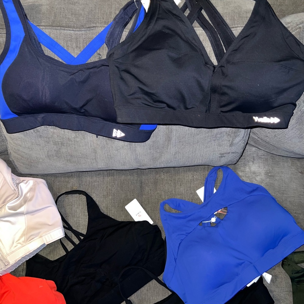 Sports Bras - Picture 4 of 9